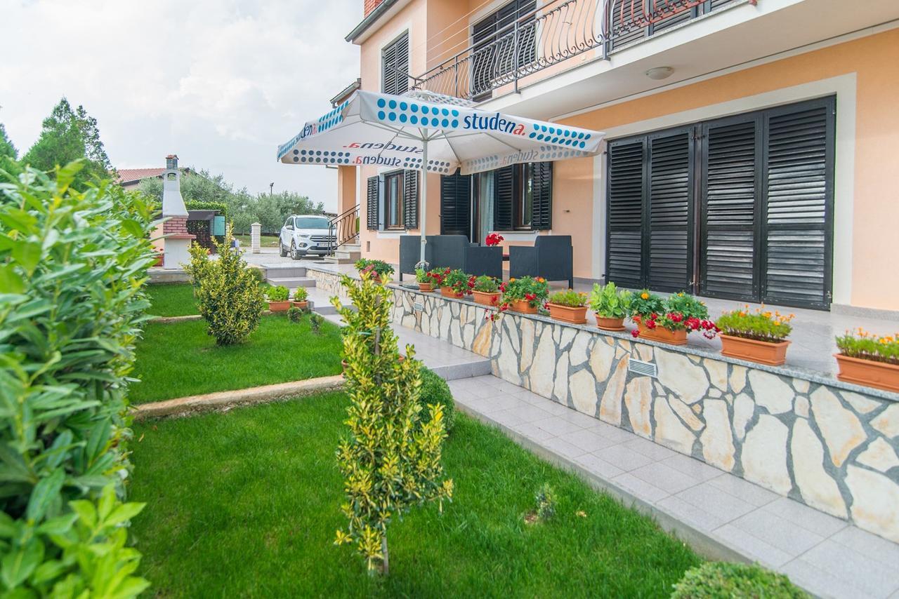 Apartment Stela Porec Esterno foto