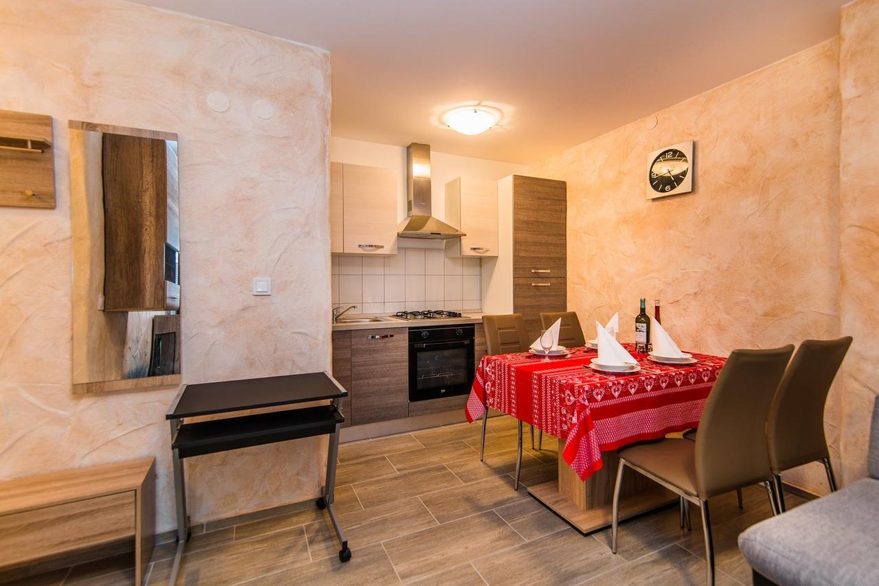 Apartment Stela Porec Esterno foto