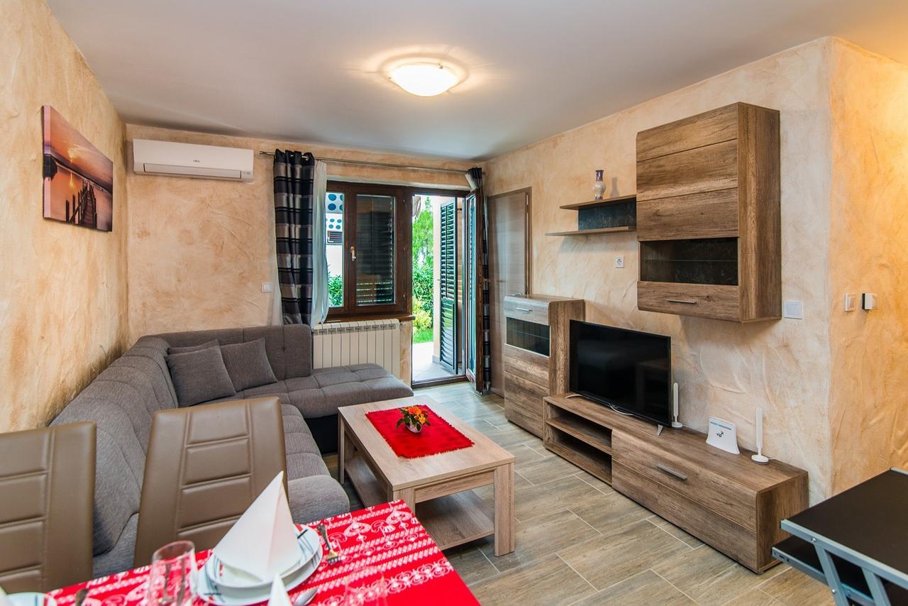 Apartment Stela Porec Esterno foto