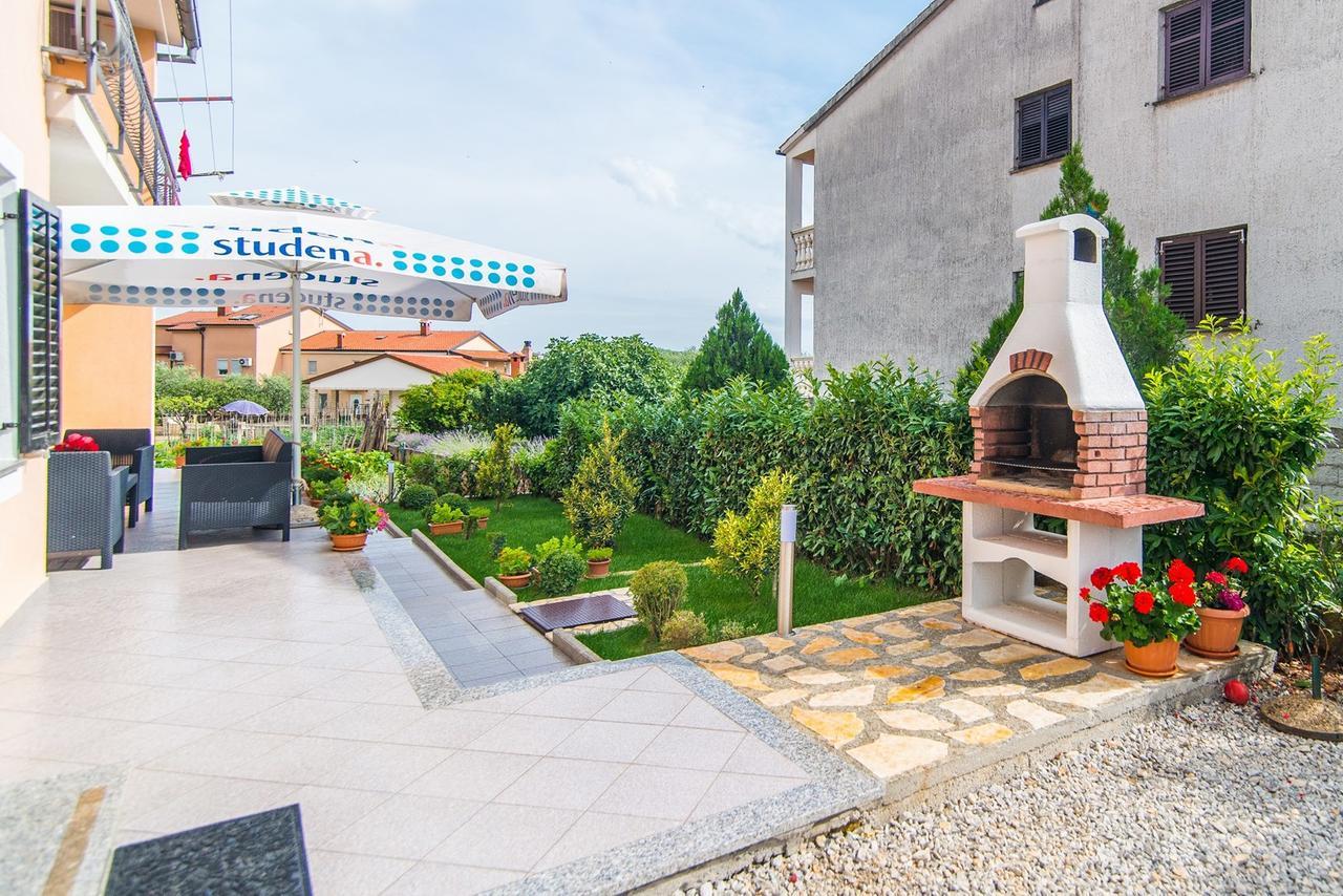 Apartment Stela Porec Esterno foto