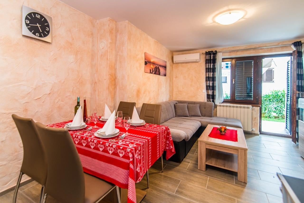 Apartment Stela Porec Esterno foto